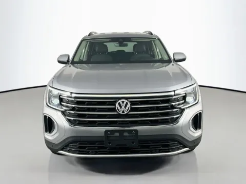 Photos of 2025 Volkswagen Atlas 2.0T SE w/Technology for sale in Saint Charles, MO at Clement Supercenter