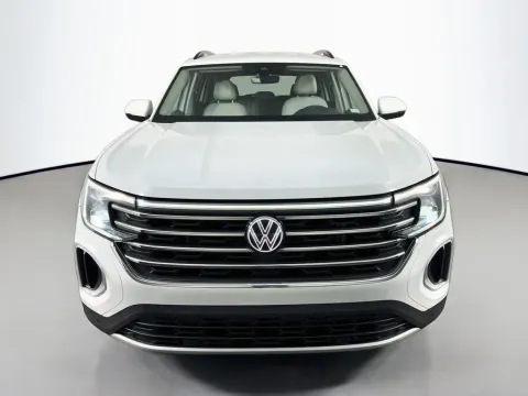 Another view of 2024 Volkswagen Atlas 2.0T SE w/Technology for sale in Saint Charles, MO at Clement Supercenter