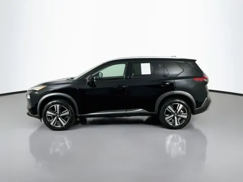 More photos of 2021 Nissan Rogue SL at Clement Supercenter, MO