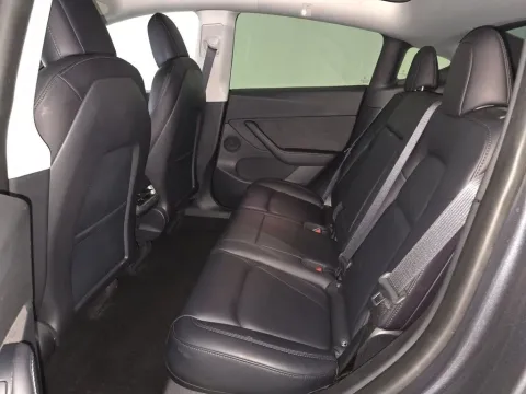 More photos of 2021 Tesla Model Y Long Range at Clement Supercenter, MO