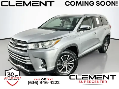 Silver 2019 Toyota Highlander XLE for sale in Saint Charles, MO