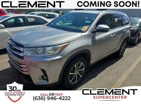 Silver 2019 Toyota Highlander XLE for sale in Saint Charles, MO
