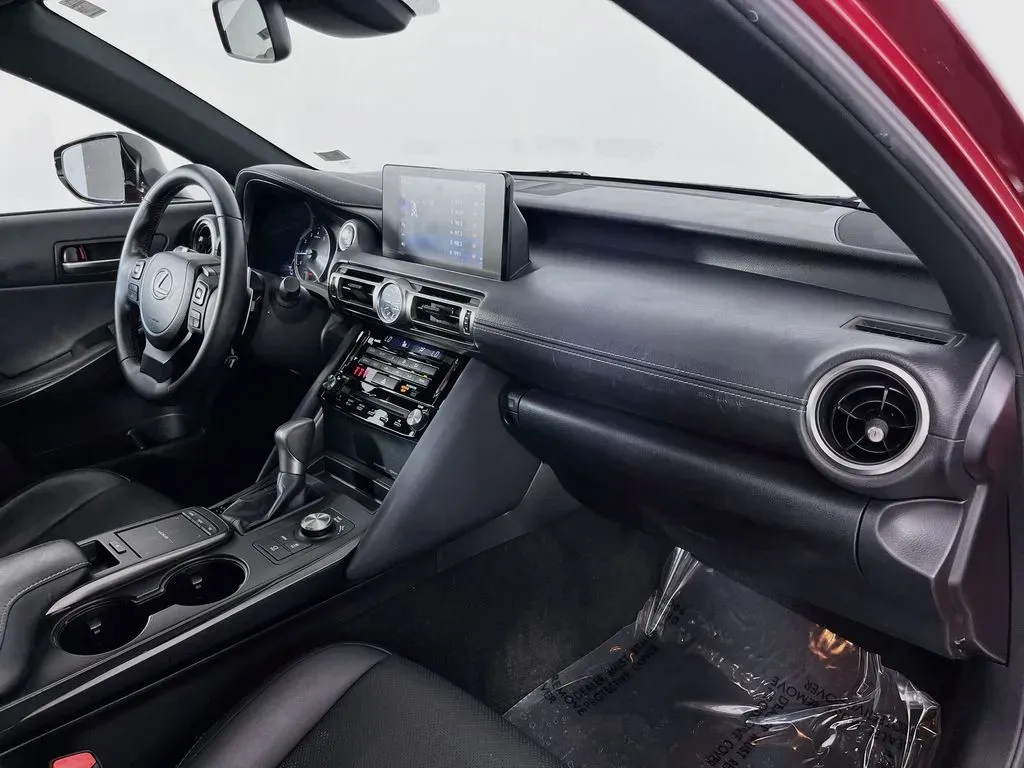 2022 Lexus IS 300 - Photo 34