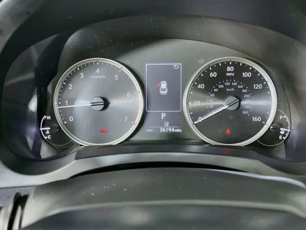 2022 Lexus IS 300 - Photo 18