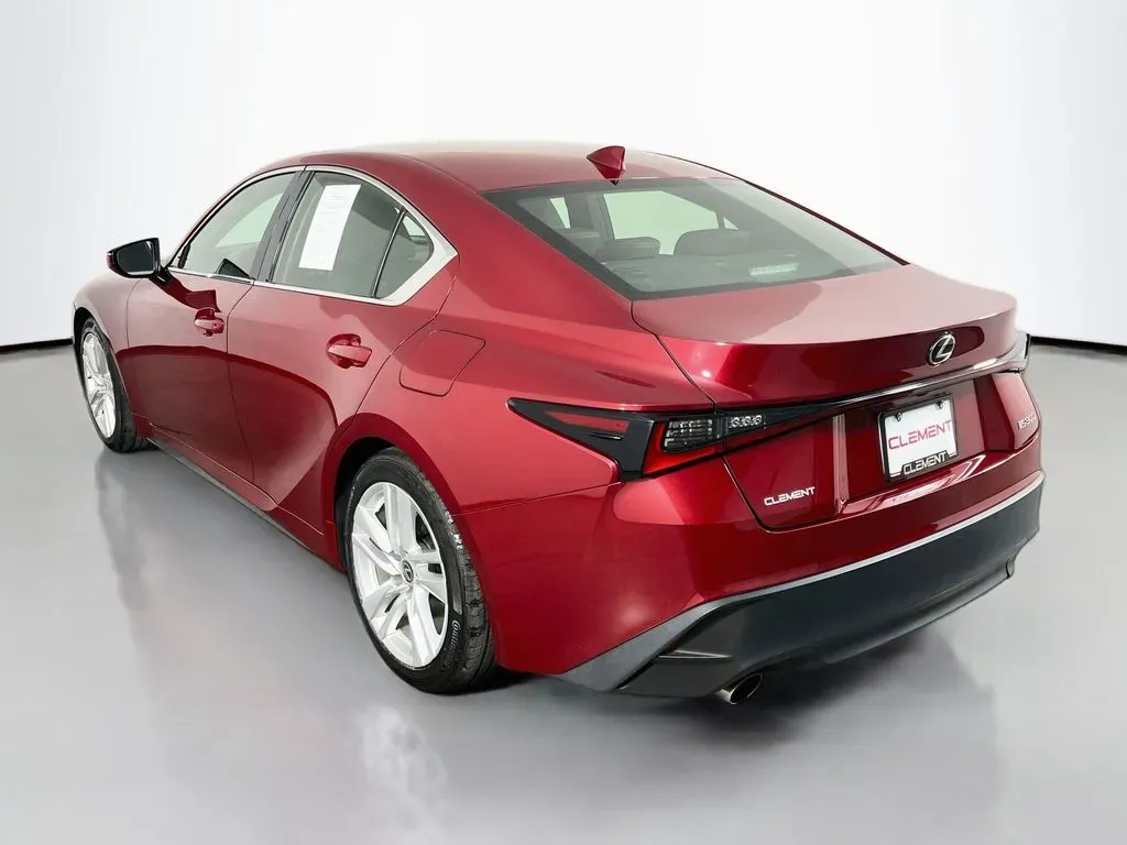2022 Lexus IS 300 - Photo 9