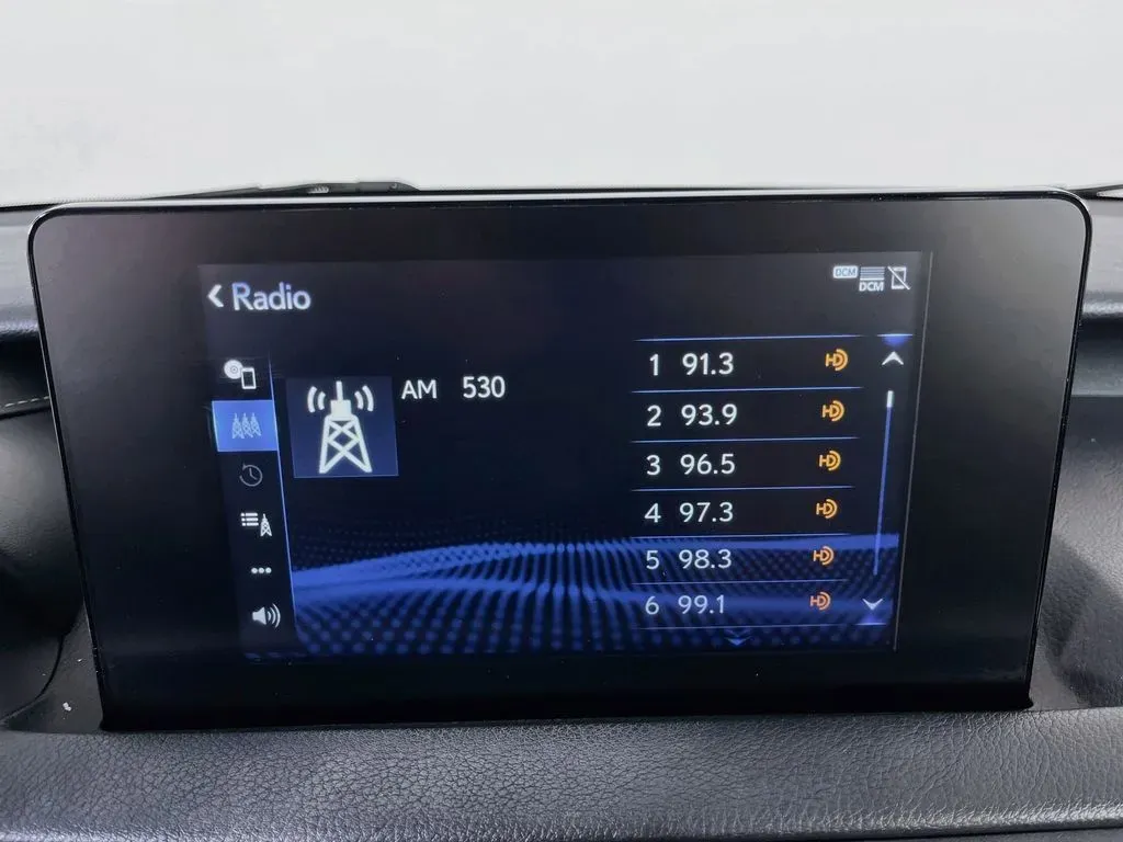 2022 Lexus IS 300 - Photo 19