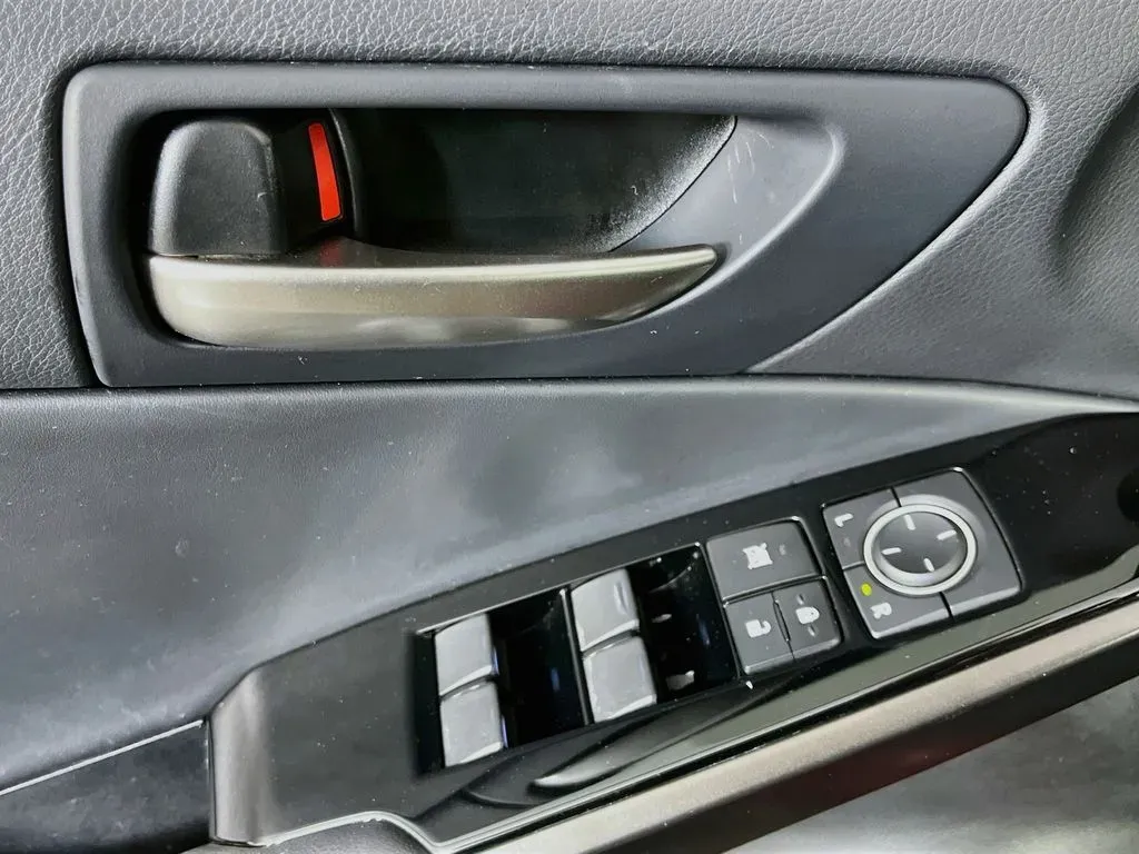 2022 Lexus IS 300 - Photo 24