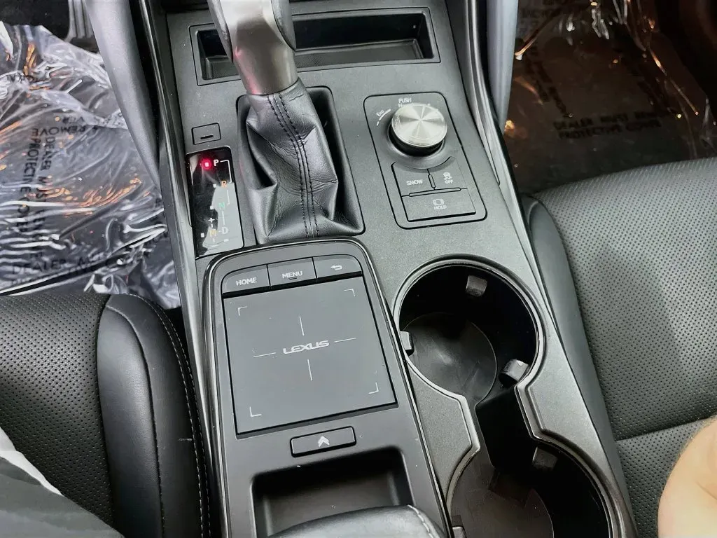 2022 Lexus IS 300 - Photo 21