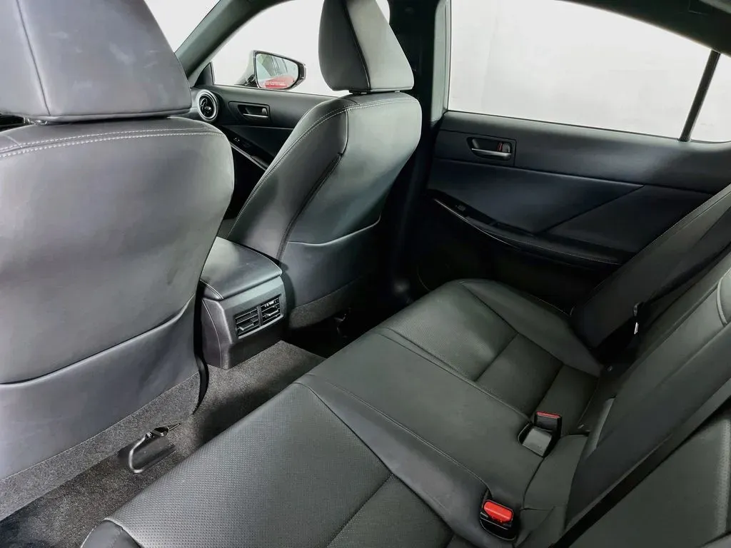 2022 Lexus IS 300 - Photo 31