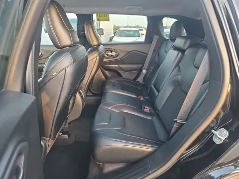 More photos of 2022 Jeep Cherokee Trailhawk at Clement Supercenter, MO