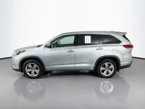 More photos of 2019 Toyota Highlander Limited at Clement Supercenter, MO