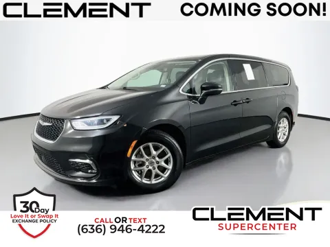 Black 2023 Chrysler Pacifica Touring L for sale in Saint Charles, MO