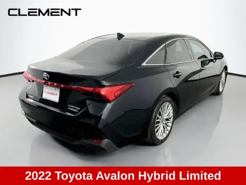 More photos of 2022 Toyota Avalon Hybrid Limited at Clement Supercenter, MO