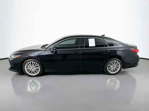 More photos of 2022 Toyota Avalon Hybrid Limited at Clement Supercenter, MO