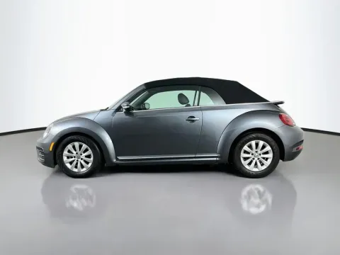 More photos of 2018 Volkswagen Beetle 2.0T S at Clement Supercenter, MO