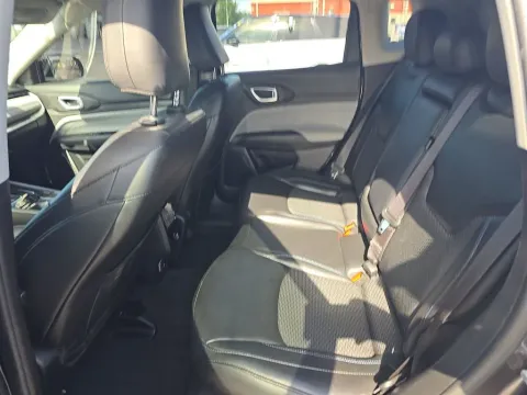 More photos of 2022 Jeep Compass Latitude at Clement Supercenter, MO