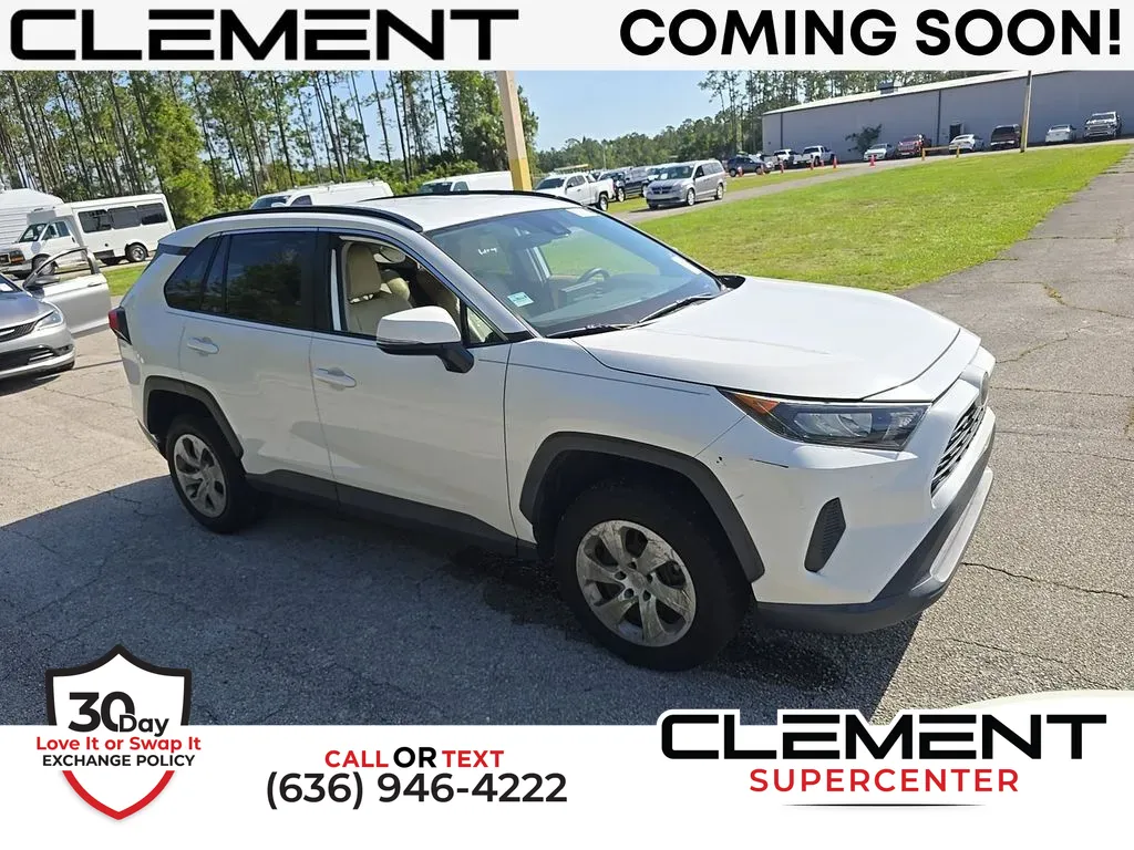White 2019 Toyota RAV4 LE for sale in Saint Charles, MO