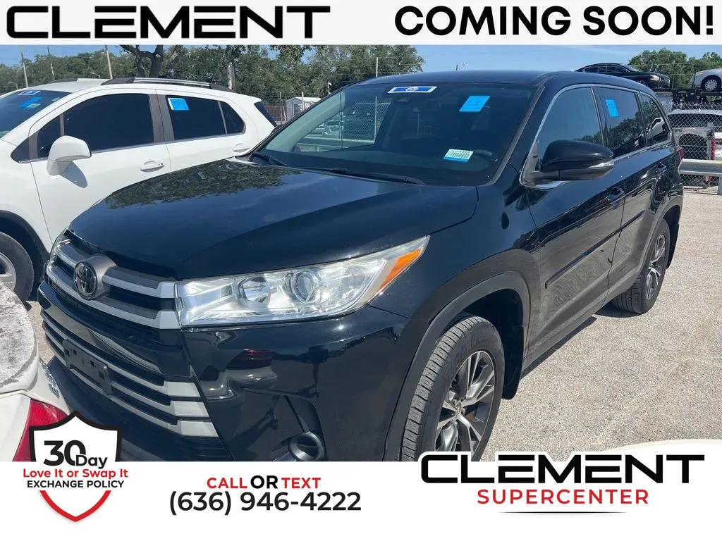 Black 2019 Toyota Highlander LE for sale in Saint Charles, MO