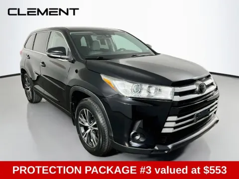More photos of 2019 Toyota Highlander LE at Clement Supercenter, MO