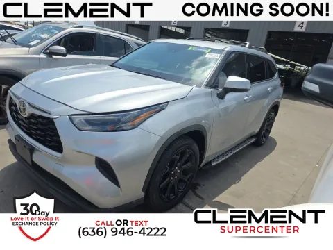 Silver 2022 Toyota Highlander L for sale in Saint Charles, MO