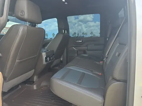 More photos of 2020 GMC Sierra 3500 HD Denali at Clement Supercenter, MO