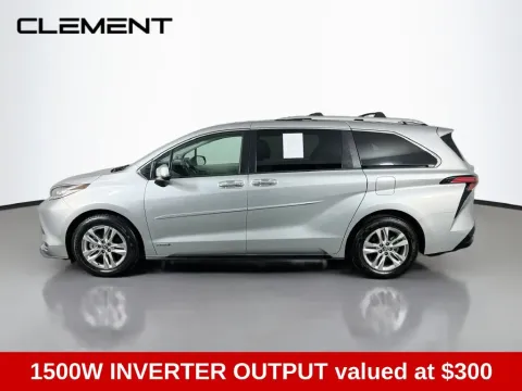 More photos of 2021 Toyota Sienna Limited at Clement Supercenter, MO