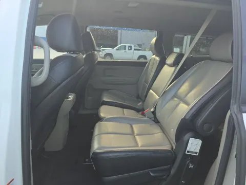 More photos of 2021 Kia Sedona EX at Clement Supercenter, MO