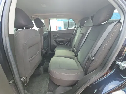 More photos of 2021 Chevrolet Trax LS at Clement Supercenter, MO