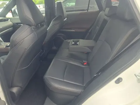 More photos of 2023 Toyota Venza XLE at Clement Supercenter, MO