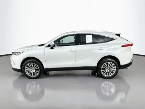 More photos of 2023 Toyota Venza XLE at Clement Supercenter, MO