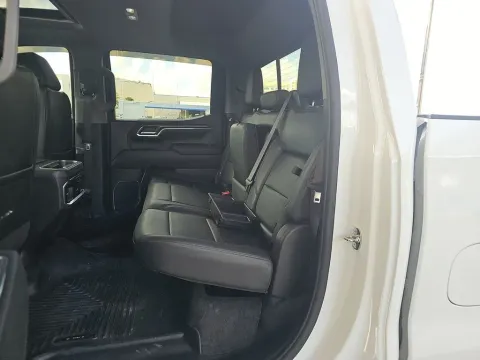 More photos of 2023 GMC Sierra 1500 SLT at Clement Supercenter, MO