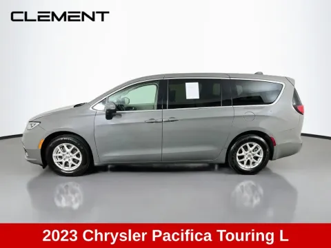 More photos of 2023 Chrysler Pacifica Touring L at Clement Supercenter, MO