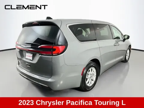 More photos of 2023 Chrysler Pacifica Touring L at Clement Supercenter, MO