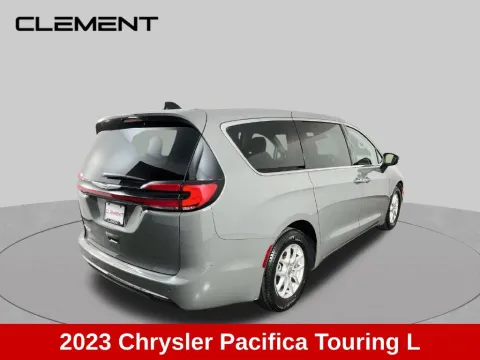 More photos of 2023 Chrysler Pacifica Touring L at Clement Supercenter, MO