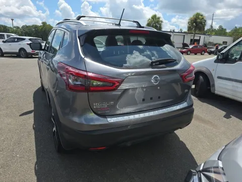 More photos of 2022 Nissan Rogue Sport SL at Clement Supercenter, MO