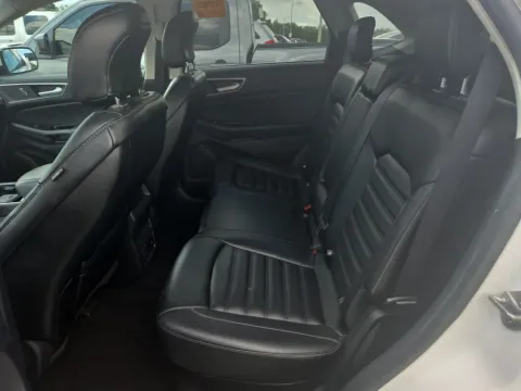 More photos of 2019 Ford Edge SEL at Clement Supercenter, MO