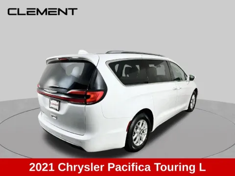 More photos of 2021 Chrysler Pacifica Touring L at Clement Supercenter, MO