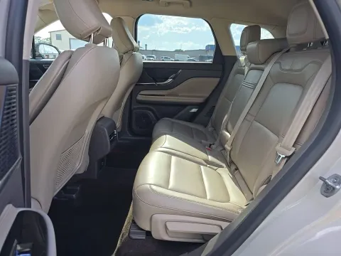 More photos of 2022 Lincoln Corsair Standard at Clement Supercenter, MO