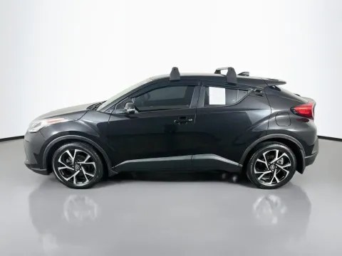 More photos of 2022 Toyota C-HR XLE at Clement Supercenter, MO
