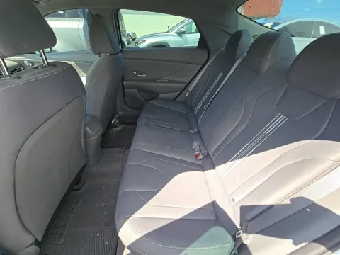 More photos of 2021 Hyundai Elantra SEL at Clement Supercenter, MO