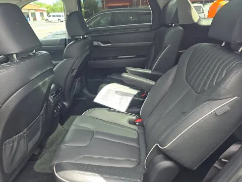 More photos of 2024 Hyundai Palisade Limited at Clement Supercenter, MO