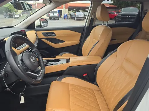 More photos of 2022 Nissan Rogue Platinum at Clement Supercenter, MO