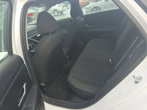 More photos of 2025 Hyundai Elantra Hybrid Blue at Clement Supercenter, MO