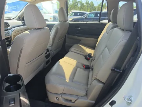 More photos of 2021 Honda Pilot EX-L at Clement Supercenter, MO