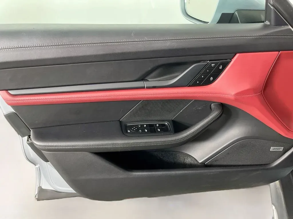 2022 Porsche Taycan Base - Photo 26