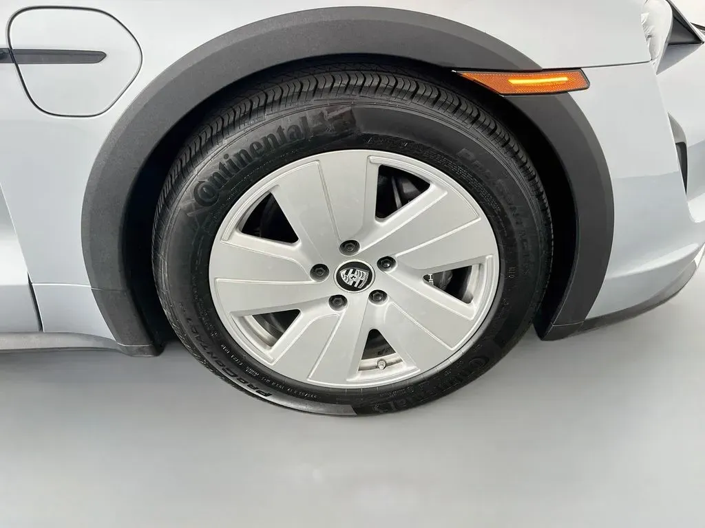 2022 Porsche Taycan Base - Photo 38