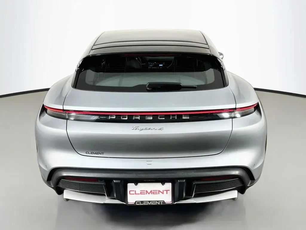 2022 Porsche Taycan Base - Photo 8