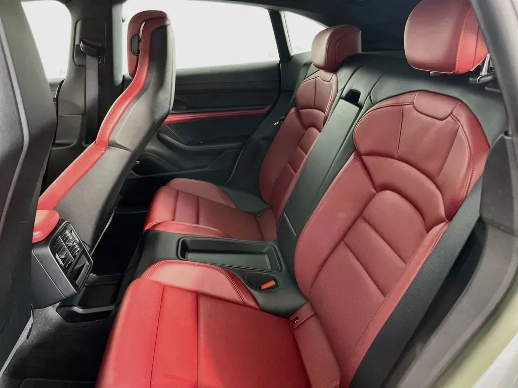 2022 Porsche Taycan Base - Photo 31