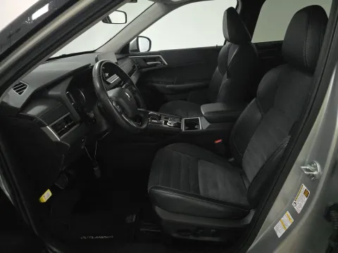 Another view of 2024 Mitsubishi Outlander SE Black Edition for sale in Florissant, MO at Clement Pre-Owned