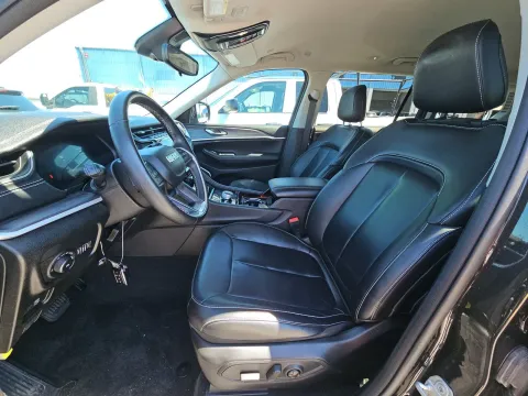 Another view of 2022 Jeep Grand Cherokee L Limited for sale in Florissant, MO at Clement Pre-Owned